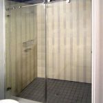 Раздвижные душевые двери