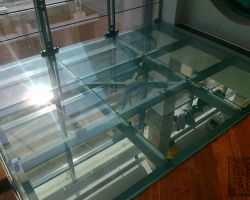 Стеклянные полы. Заказать в Днепре (Днепропетровск)