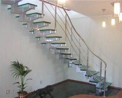 Стеклянные ступени. Заказать в Днепре (Днепропетровск)