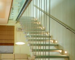 Стеклянные ступени. Заказать в Днепре (Днепропетровск)