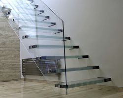 Стеклянные ступени. Заказать в Днепре (Днепропетровск)