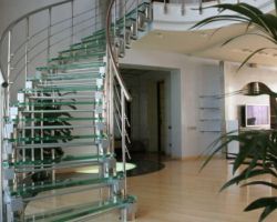 Стеклянные ступени. Заказать в Днепре (Днепропетровск)